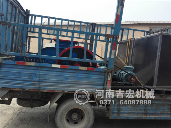 400&times;400對輥破碎機發(fā)往遼寧錦州