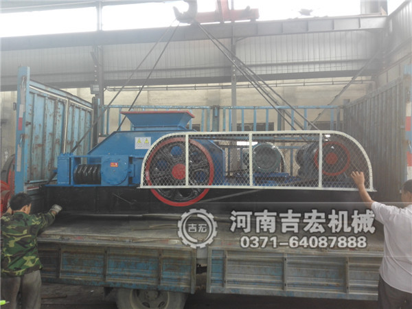 2pg800&times;600對輥破碎機發(fā)往重慶