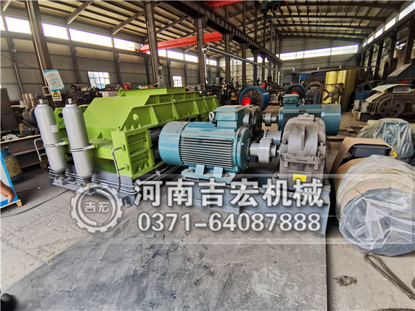 對(duì)輥粉碎機(jī)