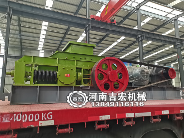 高鈣石太硬難破碎？雙齒輥破碎機(jī)專治各種“硬骨頭”！出料粒度還任你調(diào)！