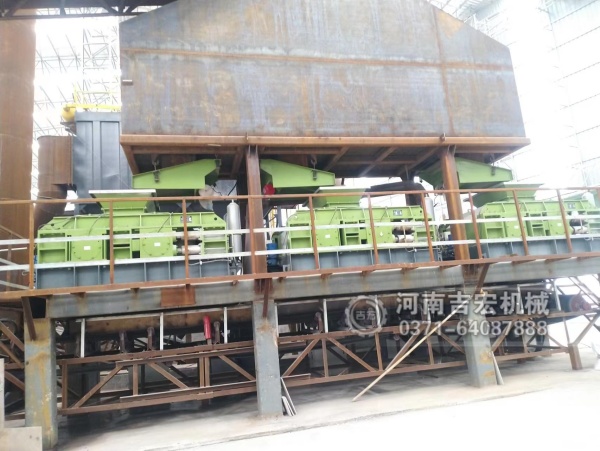 對輥制砂機(jī)VS傳統(tǒng)設(shè)備：如何實(shí)現(xiàn)青石制砂的“低損耗”與“高產(chǎn)出”？